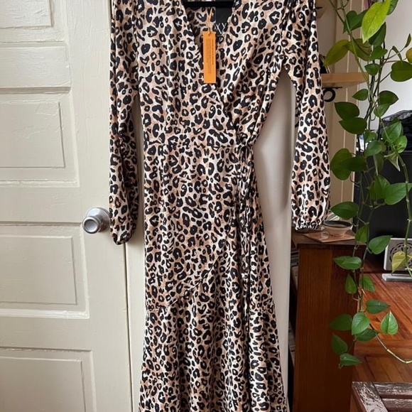 NWT Leopard Print Wrap Dress Crās - Picture 6 of 6
